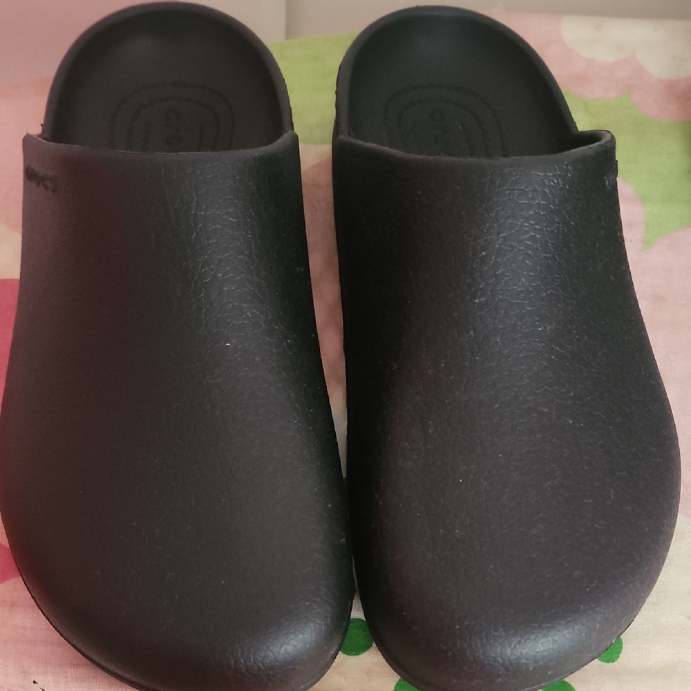 CROCS Black Slippers Durable Slip-On Design
